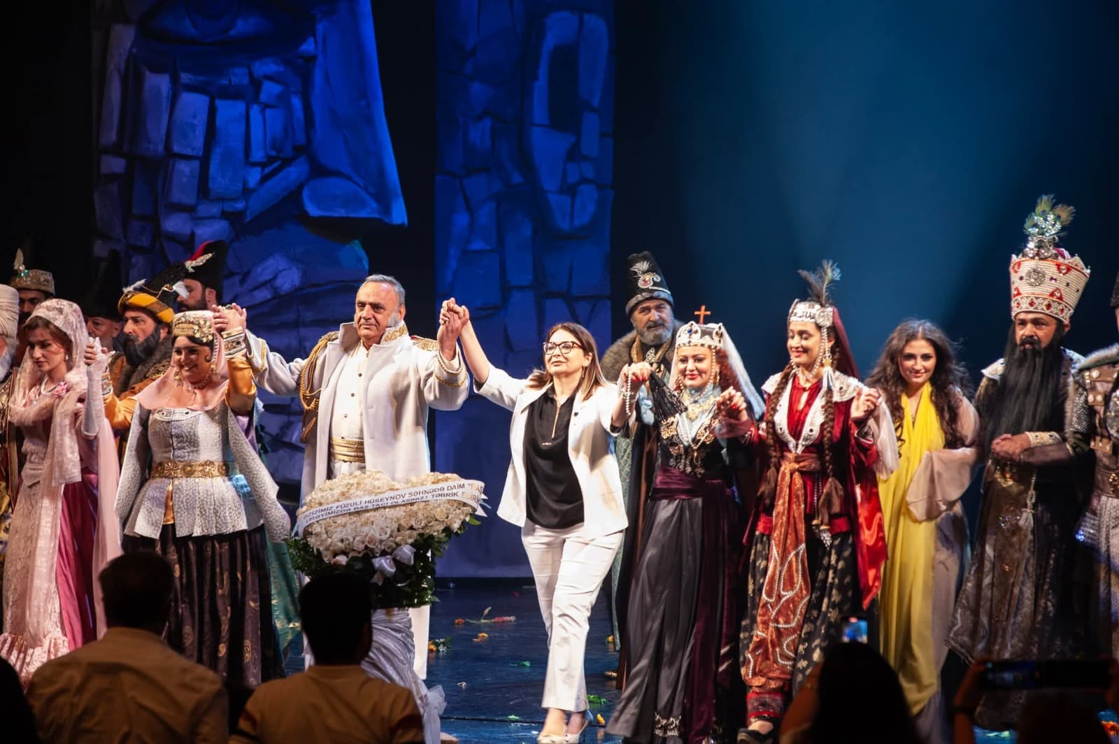 Samirə Behbudqızı - "Baş" - güzgüyə baxmaq imkanı