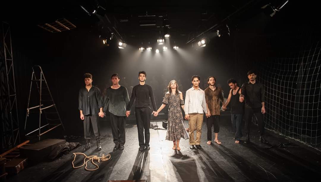 Akademik Milli Dram Teatrının laboratoriyasının “Son xətt” tamaşası təqdim olunub.