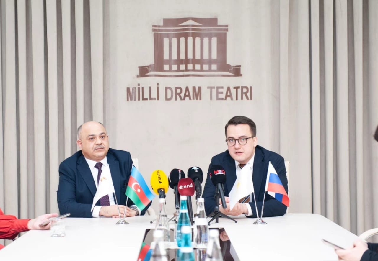 Akademik Milli Dram Teatrı və Aleksandrinski Teatrı arasında Memorandum imzalanıb