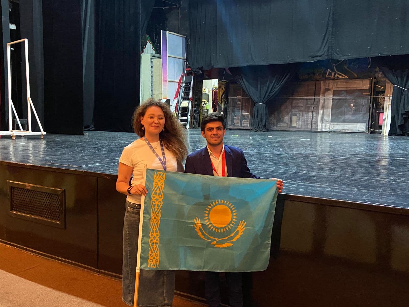 “Sizin çox gözəl teatr binalarınız var”