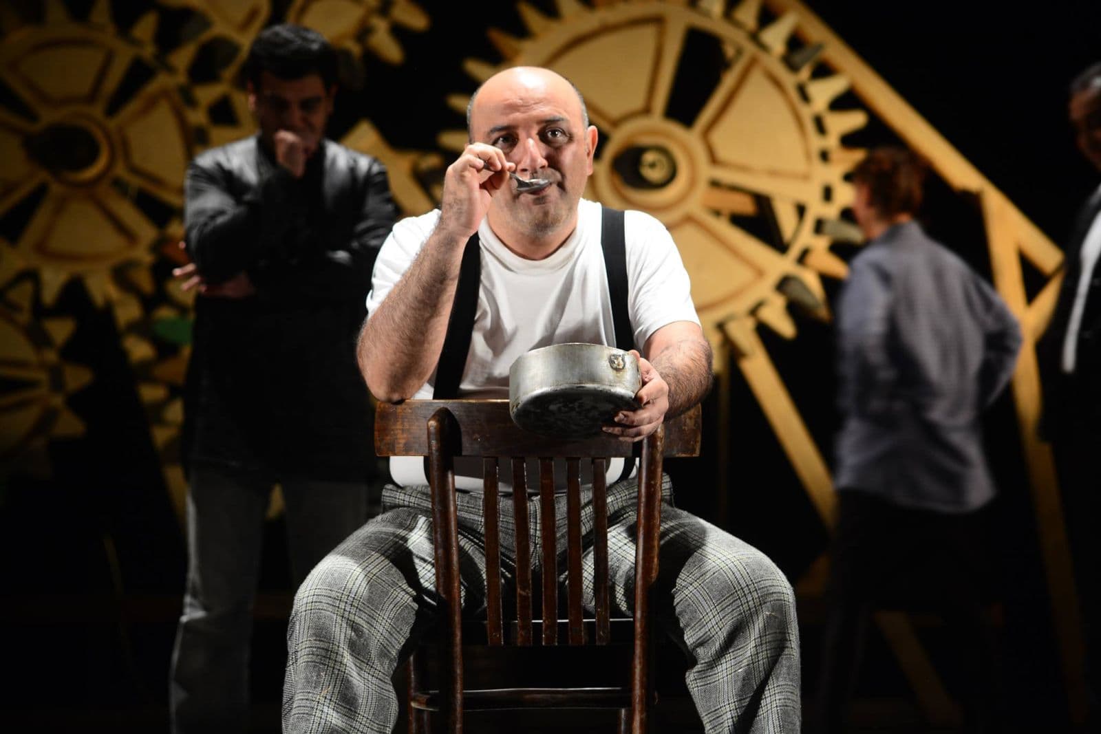 Aydın Talıbzadə - AZƏRBAYCAN TEATRINDA NAPOLEON SİNDROMU: ŞÖVQİ FIRTINASI