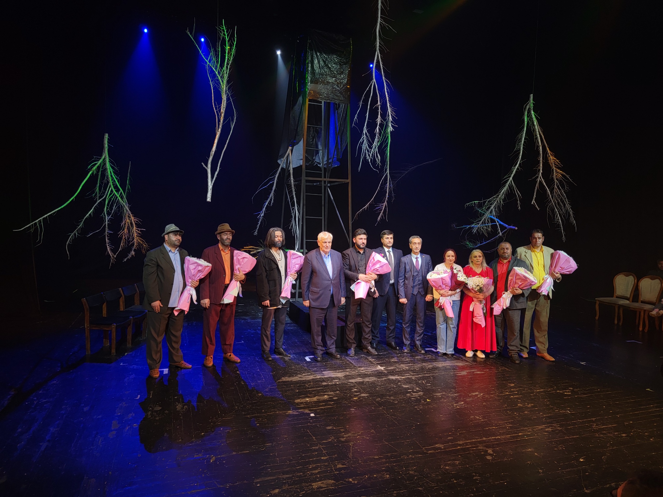 Akademik Milli Dram Teatrının səhnəsində Füzuli Dövlət Dram Teatrının 