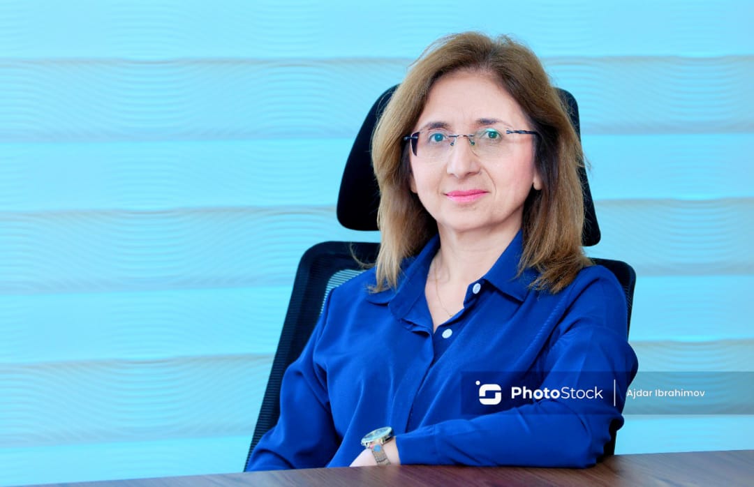 Əzizə İsmayılova - Mehriban Ələkbərzadənin quruluşunda 