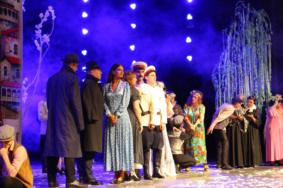  Aydın Talıbzadə  -  GƏNCƏLİ GÜRCÜ BALASI KUKARAÇA  VƏ YA  PİROSMANİ PERSONAJLARININ VƏRƏSƏLƏRİ